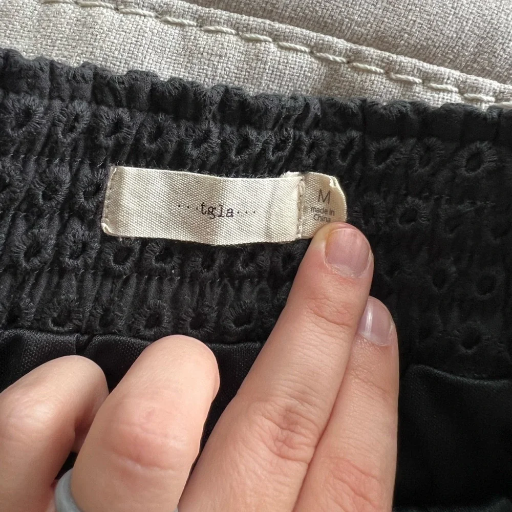 Tgla Francescas Black Button-Down Eyelet Tiered Mid Skirt Size Medium NWOT - Picture 4 of 9